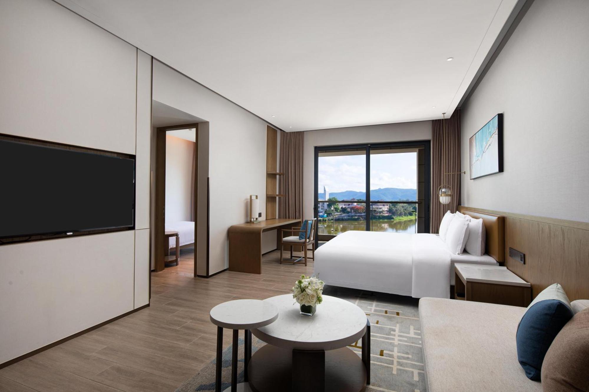 Holiday Inn & Suites Sanya Yalong Bay Exterior photo